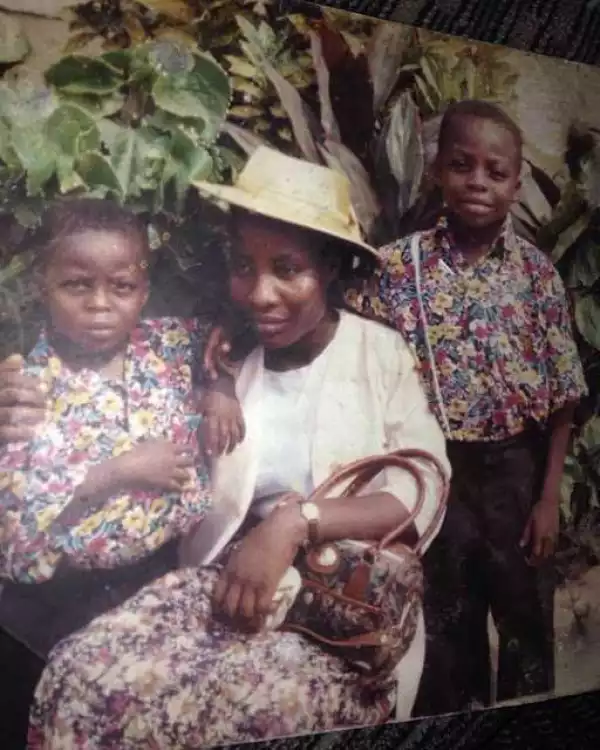 Reekado Banks is a spitting image of his mother (photo)